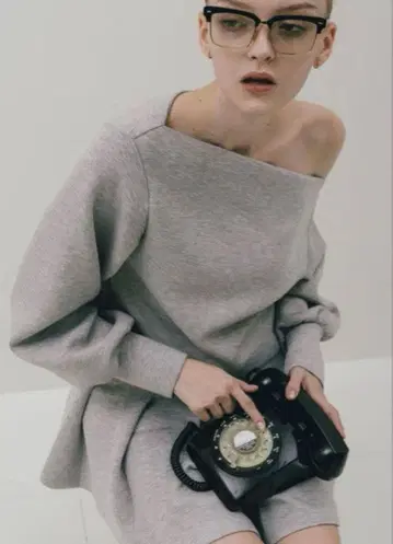 새상품급 THE TOE MARYLEBONE SWEATSHIRT