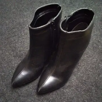 DEMETER 블랙 가죽 느낌 숏부츠 사이즈 L 새상품급 24cm