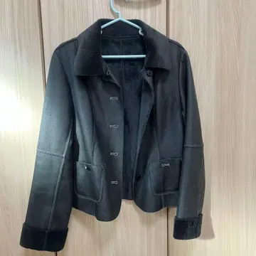 블랙 무스탕 코트풍 자켓