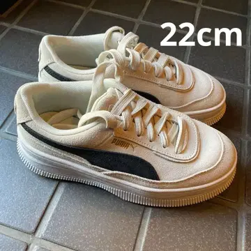 PUMA 통굽 아이보리 블랙 스니커즈 22cm