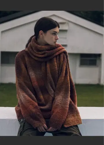 오렌지 브라운 그라데이션 니트