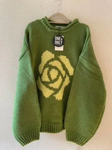 새상품 RODEO CROWNS 장미 무늬 니트 스웨터 프리 사이즈