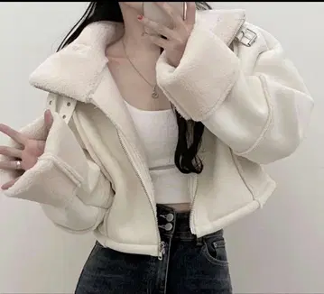 amood 화이트 숏 자켓 더블 버클 포함