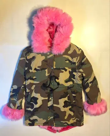 우드랜드 카모 패턴 핑크 퍼 모즈 코트