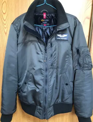 ALPHA INDUSTRIES 플라이트 자켓 L 새상품급 미사용에 가까움