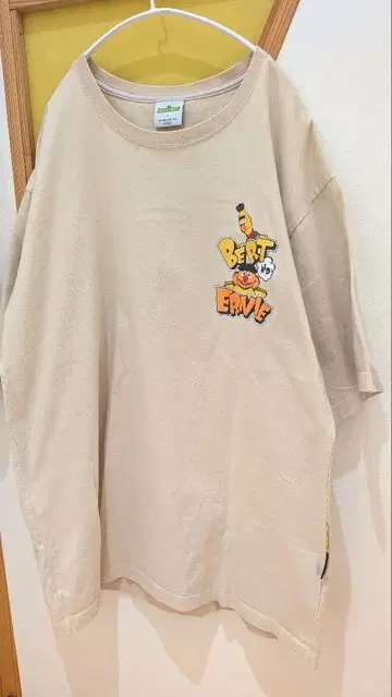 세서미 스트릿 T셔츠 acme de la vie