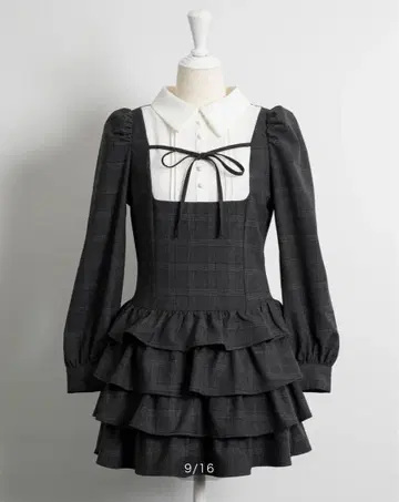 요크 절개 티어드 미니 원피스