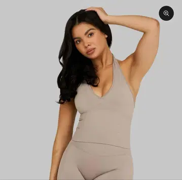 THRIVIN 홀터넥 상의