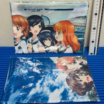 걸즈 앤 판처 천 포스터 세트 .