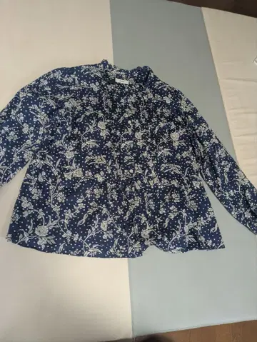 Parkes 꽃무늬 물방울 패턴 긴팔 블라우스