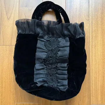 새상품급 블랙 벨벳 토트백 오간자 프릴 레이스 장식
