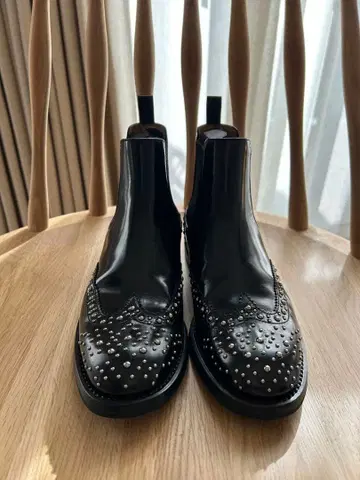 처치스 블랙 사이드 고어 부츠 폴리시드 퓨메