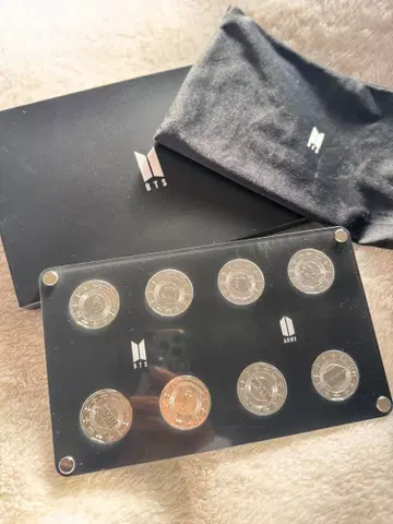 BTS 코인 세트 8개 수납 케이스 포함