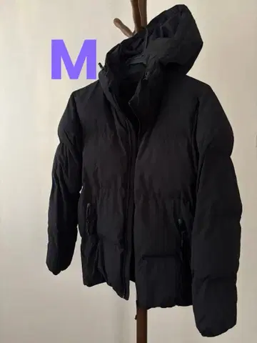 [ 새상품급 ] 남녀 공용(unisex) 블랙 다운 자켓 후드 부착