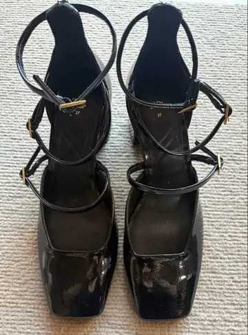 ZARA 블랙 스트랩 하이힐 37