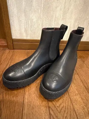 로고 블랙 사이드 고어 부츠