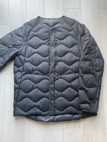 유니클로 x 화이트 마운티니어링 다운 자켓 블랙 XL