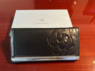 유미 카츠라 블랙 가죽 장지갑