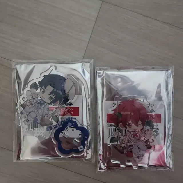 아이나나 리쿠이오리 애니메이트 콜라보카페 미니아크릴스탠드