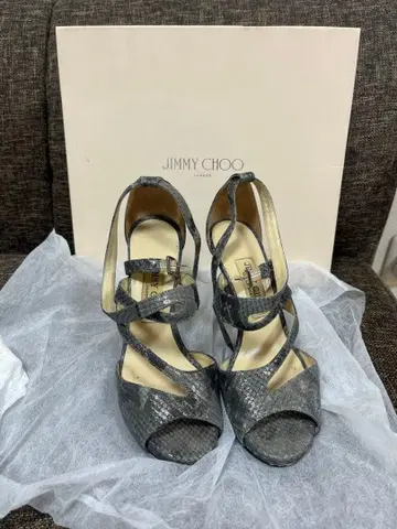 JIMMY CHOO 그레이 스네이크 스킨 샌들