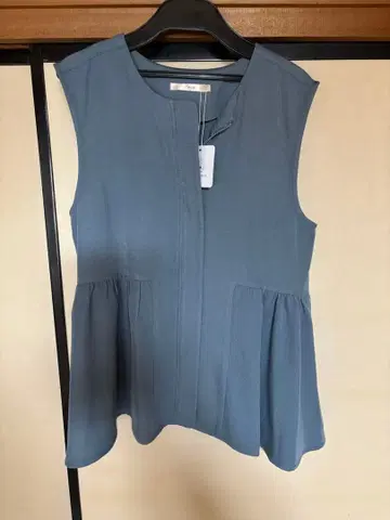 블루 플레어 실루엣 반팔 상의