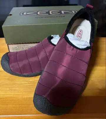 KEEN 버건디 슬립온
