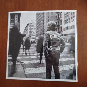 본 조비 흑백 사진