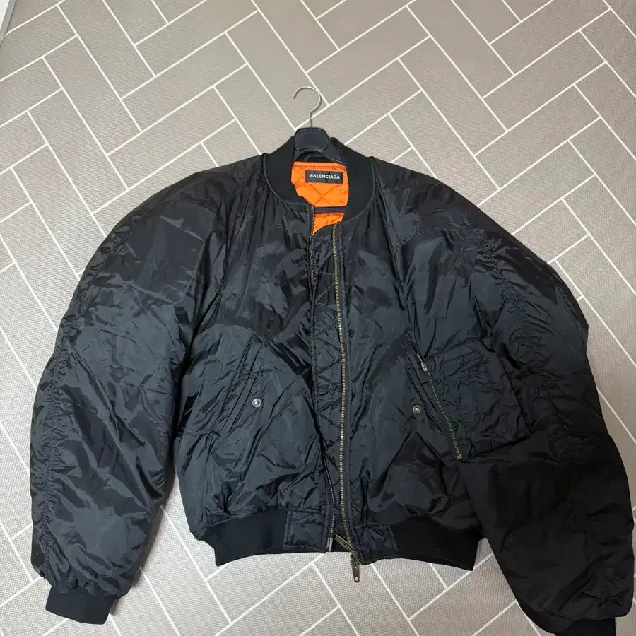 BALENCIAGA | 발렌시아가 Balenciaga Unity Destroyed Bomber Jacket