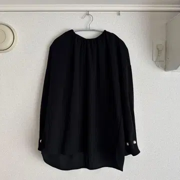 trefle 블랙 긴팔 셔츠 소매 펄 버튼 포함