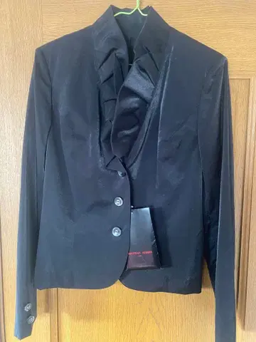 미사용 새상품 일본제 블랙 자켓 프릴 포함