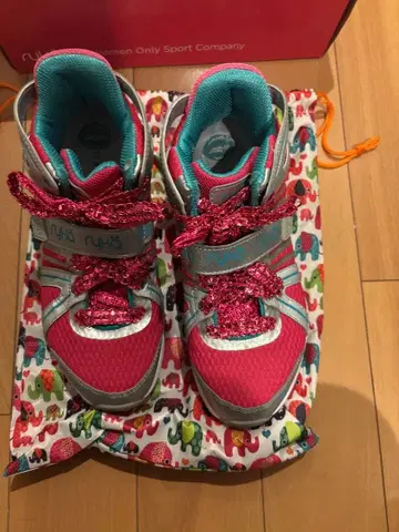 ryka 스니커즈 핑크/실버/블루 수납 봉투 포함