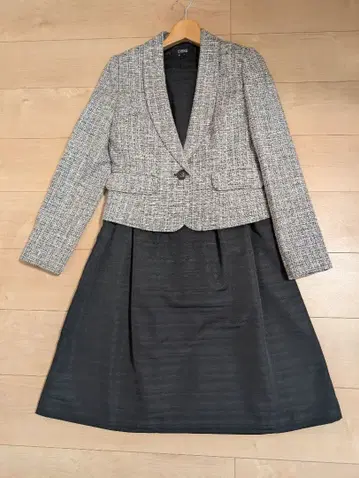 9호 TISSE 테일러드 자켓과 다크 그레이 드레스 세트