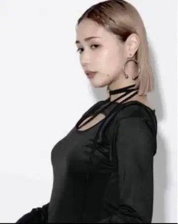 melt the lady 스트랩 초커 상의