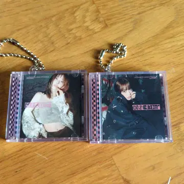 르세라핌 DIFFERENT CD 케이스형 키링 2개 세트