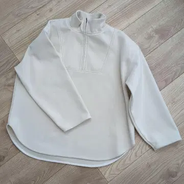 어반 리서치 도어스 하프 ZIP 풀오버 아이보리