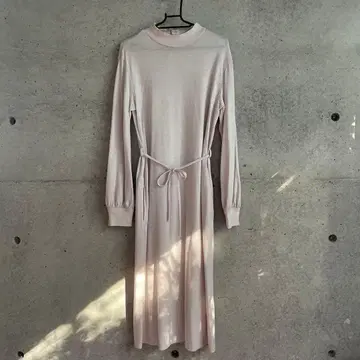 라이트 핑크 긴팔 니트 원피스