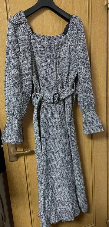 NICE CLAUP 벨트 포함 트위드 원피스