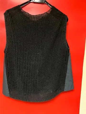 DAMA 슬리브리스 상의 블랙