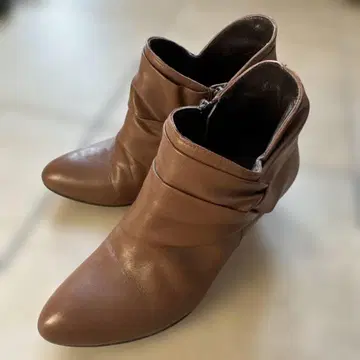 브라운 가죽 부티