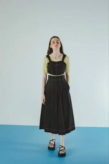 PINUE 플리츠 데님 셋업 BLACK