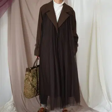 [ Eimee Law ] 튤 도킹 플레어 트렌치코트