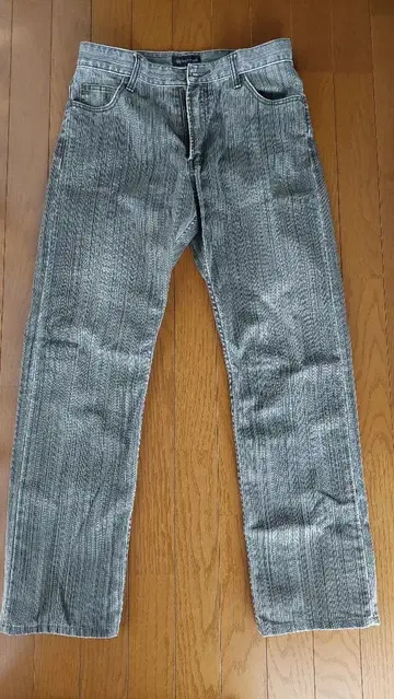 그레이 스트레이트 디자인 데님 팬츠