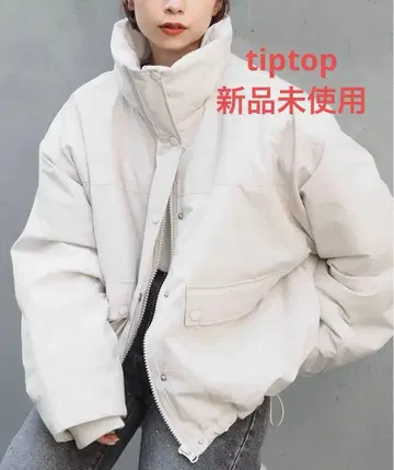 화이트 다운 자켓 후드 부착