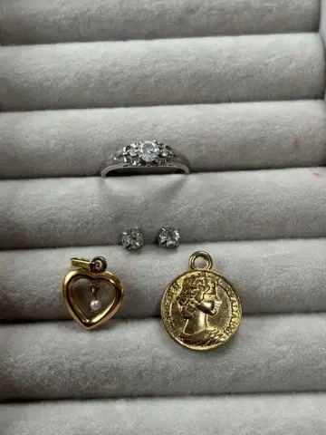 실버 지르코니아 반지와 골드 펜던트 탑 세트