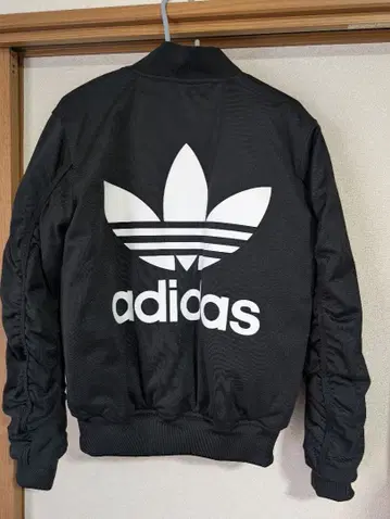 adidas 블랙 봄버 자켓