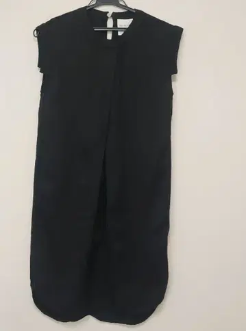 Ray BEAMS 블랙 슬리브리스 원피스