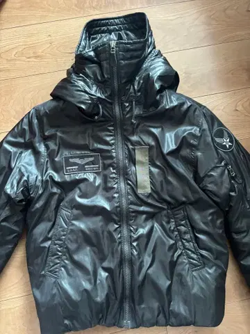 AVIREX 블랙 패딩 자켓 L 사이즈