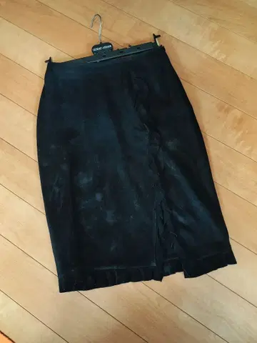 가격 인하 컨디션 최상 발렌티노 퍼스트 라인 스웨이드 스커트 45만 엔