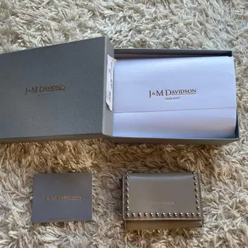 J&M DAVIDSON 그레이 스터드 3단 폴더형 지갑