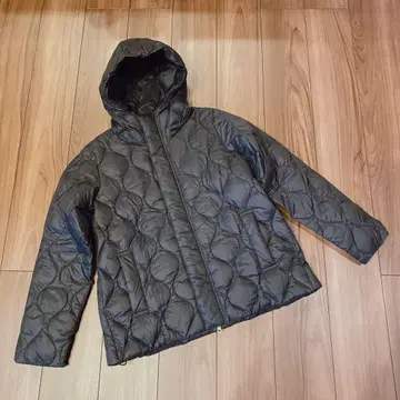 TAION 후드 부착 다운 자켓 블랙